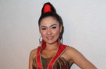 Vicky Shu Masih Menyesal Tak Angkat Telepon Mendiang Ayah