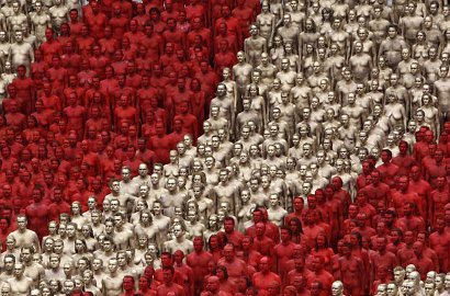 1.700 Orang Rela Telanjang Demi Proyek Seni di Jerman