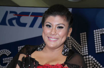 Regina Bersyukur Masuk Final 'Indonesian Idol'