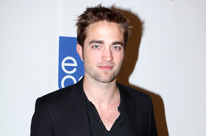 Robert Pattinson Terpaksa Pakai Wig di 'Breaking Dawn 2'