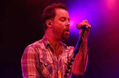 David Cook Hangatkan Jakarta Bareng Jawara Indonesian Idol 2012