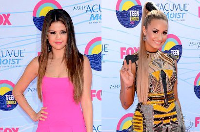 Selena Gomez dan Demi Lovato Tampil Funky di Teen Choice Awards 2012
