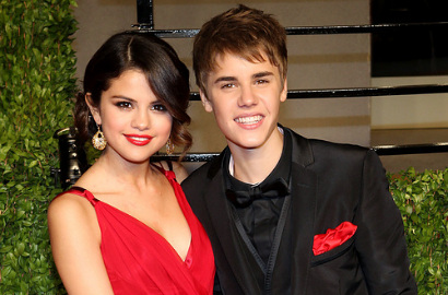 Diam-Diam, Justin Bieber Tulis Lagu Baru untuk Selena Gomez
