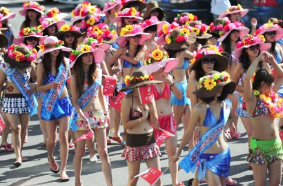 China Pecahkan Rekor Parade Bikini Terbanyak di Dunia