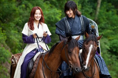 Lee Min Ho Nikmati Kencan Berkuda dengan Kim Hee Sun di 'Faith'
