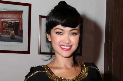 Julia Perez Dikecam Gara-Gara Tato Baru Tulisan Arab