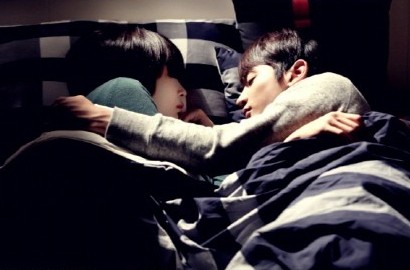 Minho SHINee Peluk Sulli f(x) di Atas Ranjang di 'To the Beautiful You'