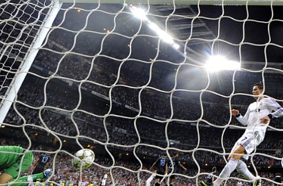 Cristiano Ronaldo Rayakan Gol Penentu Kemenangan di Liga Champions