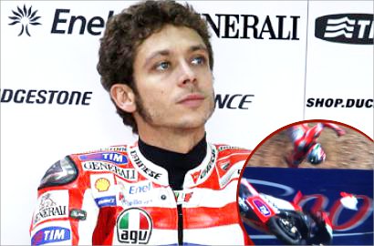 Valentino Rossi Gagal, Nicky Hayden Terlempar Saat GP Aragon 2012