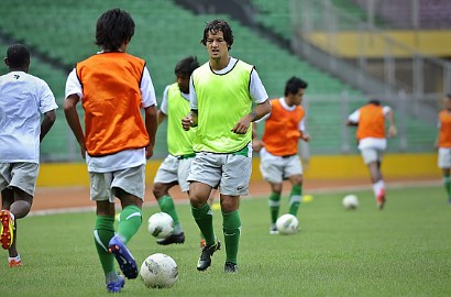 Djohar Arifin Ngamuk KONI Akan Campuri Pembentukan Timnas