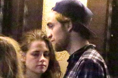 Kristen Stewart Diejek 'Anjing' dan Diyakini Akan Selingkuh Lagi