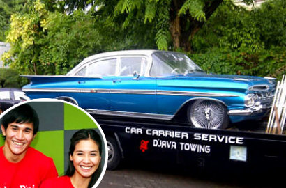 Inikah Kendaraan Pernikahan Vino G. Bastian dan Marsha Timothy?