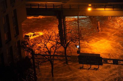 New York Gelap Gulita dan Kebanjiran Akibat Badai Sandy