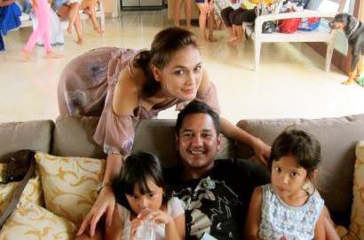 Luna Maya Mesra dengan Pacar Baru