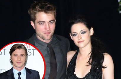 Robert Pattinson Ternyata Awasi Kristen Beradegan Mesra di 'On the Road'