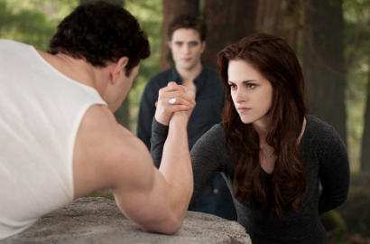 'Breaking Dawn 2' Masih Bertahan di Puncak Box Office