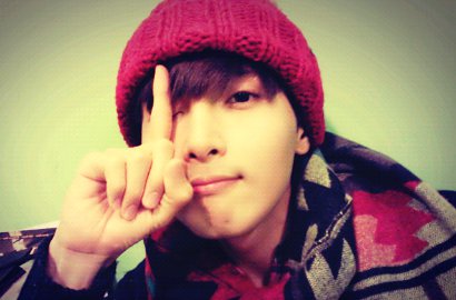 Ryeowook Rayakan 1 Tahun Jadi DJ Sukira dengan Selca