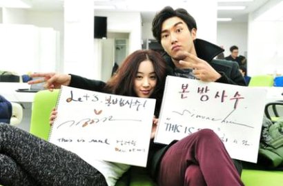 Siwon SuJu Peluk Jung Ryeo Won untuk Promo Serial 'King of Dramas'