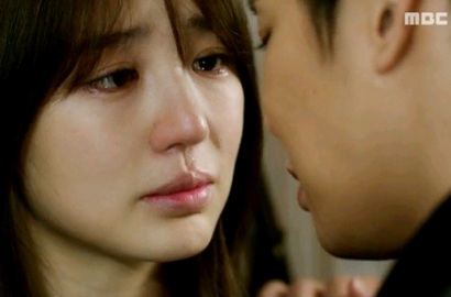 Yoon Eun Hye Menangis Usai Dicium Yoochun JYJ