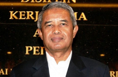 Krisis Sepak Bola Indonesia Selesai Jika Djohar Arifin Mundur dari PSSI