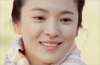 Song Hye Kyo Menangis di Teaser 'That Winter, The Wind Blows'