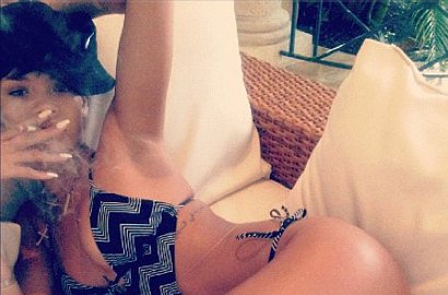 Rihanna Dihujat Fans Gara-Gara Unggah Foto Mariyuana