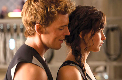 Sam Claflin Dekati Jennifer Lawrence di Foto Perdana Sekuel 'Hunger Games'