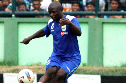 ISL 2013: Gol Messi Selamatkan Persib, Persipura Diteror Fans