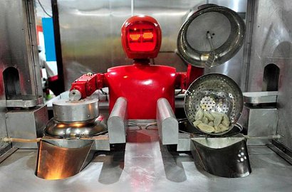 Restoran China Punya Pelayan dan Koki Robot