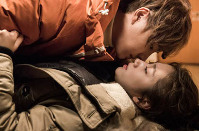 Park Shin Hye dan Yoon Shi Yoon Ciuman di 'Flower Boy Next Door'