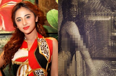 Dewi Persik Unggah Foto Telanjang Adegan 'Pantai Selatan