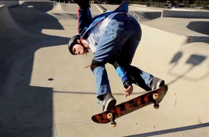 Pemain Skateboard Buta Jadi Sensasi di Internet