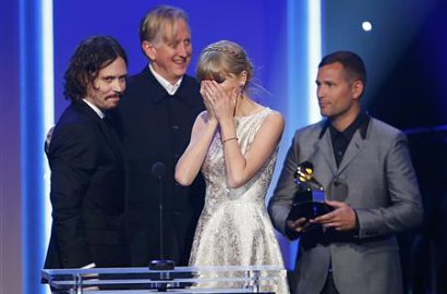 Taylor Swift, Beyonce dan Gotye Menang di Awal Acara Grammy 2013