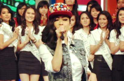 Julia Perez Ganti Gaya Terilhami Rihanna