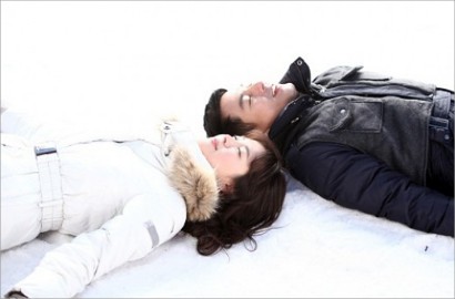 Song Hye Kyo dan Jo In Sung Kencan Salju Romantis di 'That Winter, The Wind Blows'