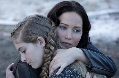 Aksi Dramatis Jennifer Lawrence di Foto Adegan 'Hunger Games 2'