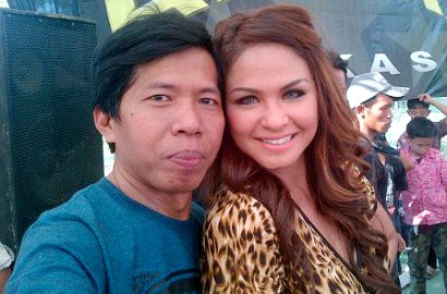 Kiwil Lagi-Lagi Foto Mesra Bareng Pedangdut Cantik