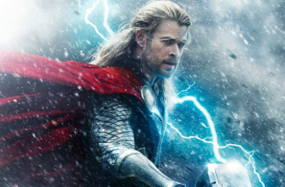 Chris Hemsworth Kendalikan Petir di Poster Perdana 'Thor: The Dark World'