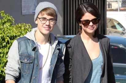 Selena Gomez Hanya Ingin Bersenang-Senang dengan Justin Bieber?