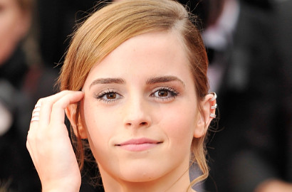Anting Nyentrik Emma Watson di Cannes Curi Perhatian
