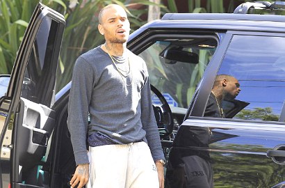Chris Brown Alami Kecelakaan Mobil Bersama Mantan Pacar