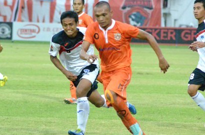 Ferdinand Sinaga Rela Dihukum PSSI Rp 50 Juta dan Larangan Tanding