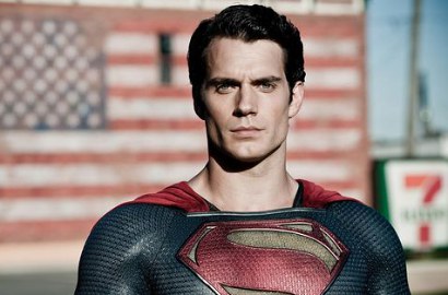 Film Superman 'Man of Steel' Ditarget Sukses Demi 'Justice League'