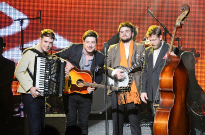 Mumford & Sons Batalkan Konser Karena Bassist Derita Sakit Otak