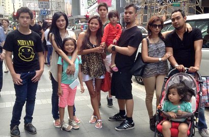 Ahmad Dhani Ajak Mulan Jameela dan Safeea ke Hong Kong