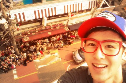 Nichkhun 2PM Pamer Foto dengan Fans untuk Rayakan Ultah