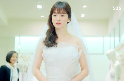 Song Hye Kyo Mati Rasa Terlalu Sering Pakai Gaun Pengantin di Serialnya