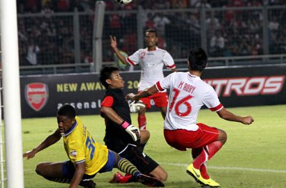 Kurnia Meiga Ogah Kebobolan Gol 10 Kali di Laga Timnas vs Liverpool