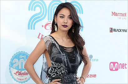 Jelang Nikah, Lee Hyori Minta Reporter Berhenti Ganggu Calon Mertua