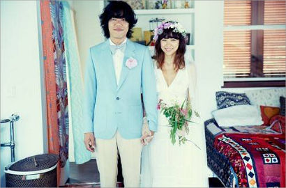 Lee Hyori Ungkap Foto Pernikahannya yang Santai